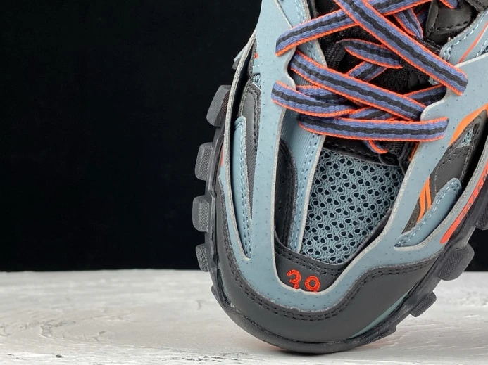 BLCG Track 542436 W2LA1 Comfortable 2619