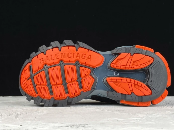 BLCG Track 542436 W2LA1 Comfortable 2619