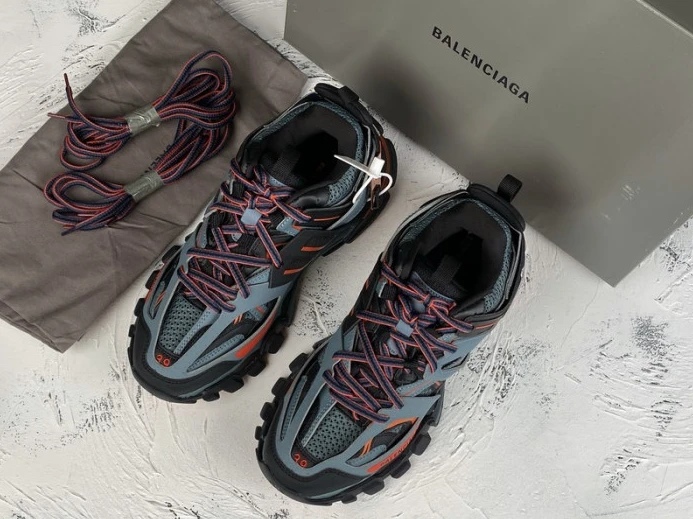 BLCG Track 542436 W2LA1 Comfortable 2619