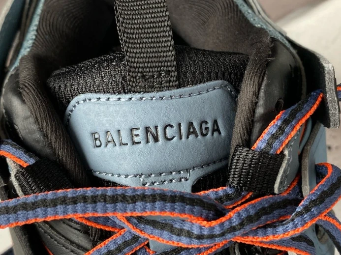 BLCG Track 542436 W2LA1 Comfortable 2619