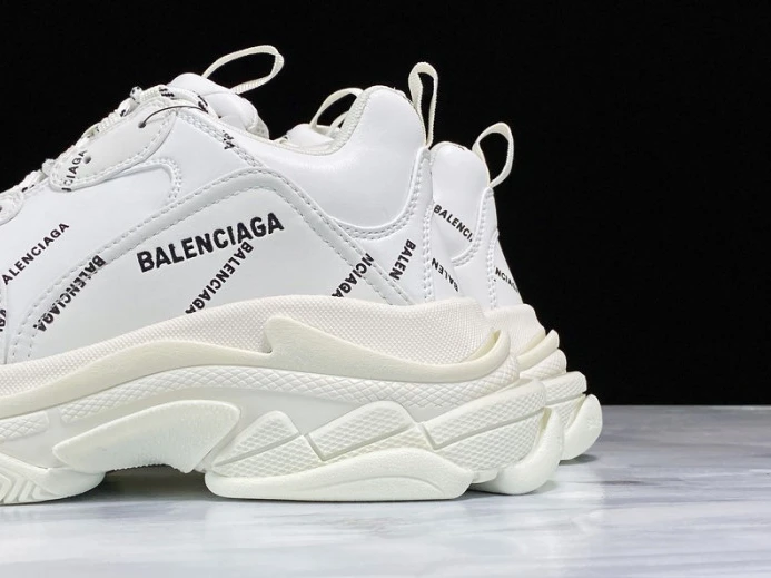 BLCG Triple S Allover Logo White 536737 W2FA1 EasyMatch 2519