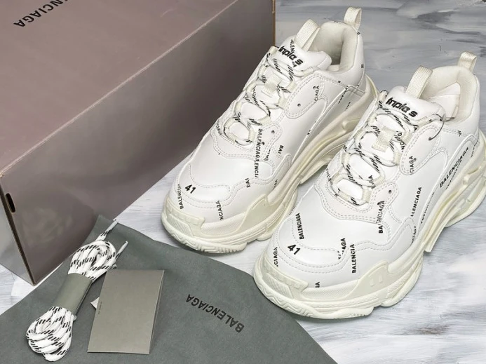 BLCG Triple S Allover Logo White 536737 W2FA1 EasyMatch 2519