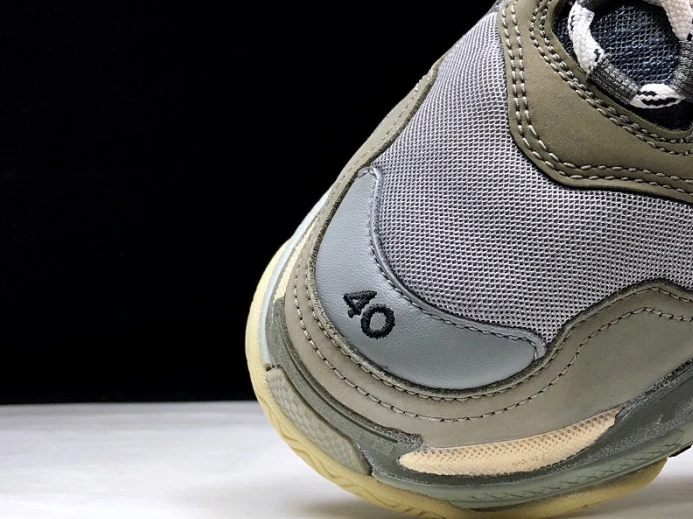 BLCG Triple S Grey Beige 656686 W06G01 Popular 2528