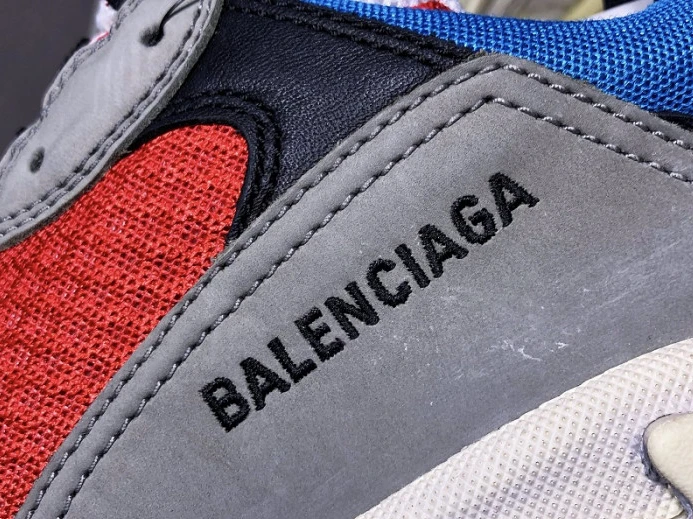 BLCG Triple S Grey Red Blue (2018 Reissue) 533883 W0902 Trendy 2542
