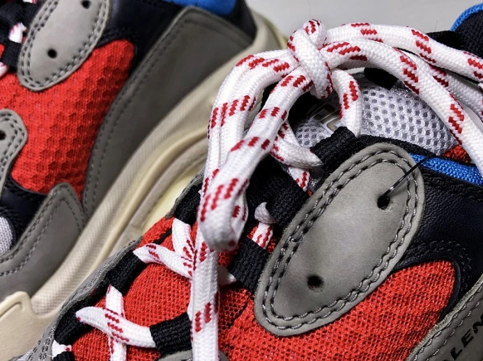 BLCG Triple S Grey Red Blue (2018 Reissue) 533883 W0902 Trendy 2542