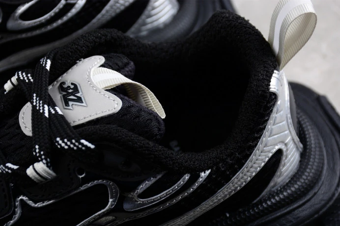Ba*len*cia*ga phantom sneaker w3rb ModernLook 2056