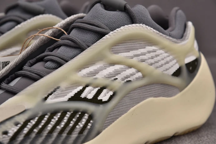 BestValue ad*s yeezy 700 v3 “fade salt” id 172