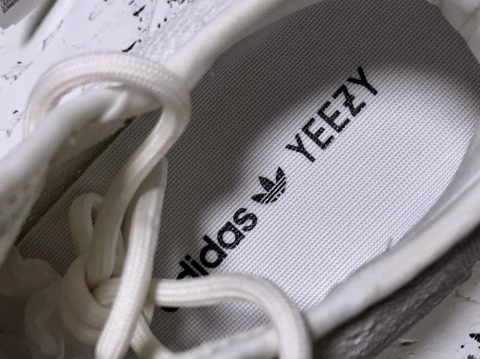 Comfortable Adidas Yeezy Boost 350 V2 Cream White CP 453