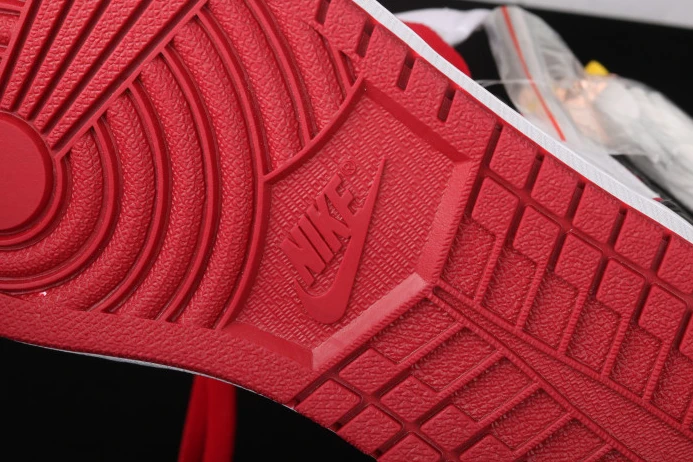 Comfortable Air Jordan 1 High OG Bloodline 555088- 886