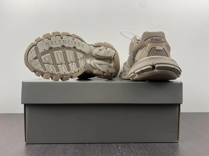 Comfortable BLCG TRACK SNEAKER 700875 W3RF3 2561