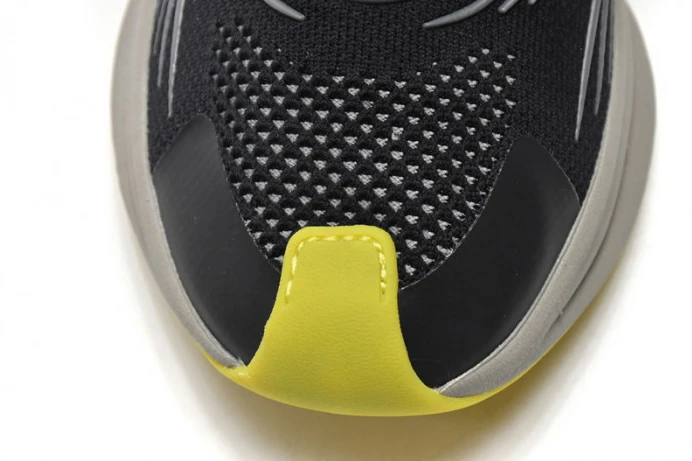 Comfortable Gucc Run Sneakers Black Yellow 2890
