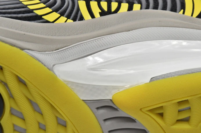 Comfortable Gucc Run Sneakers Black Yellow 2890