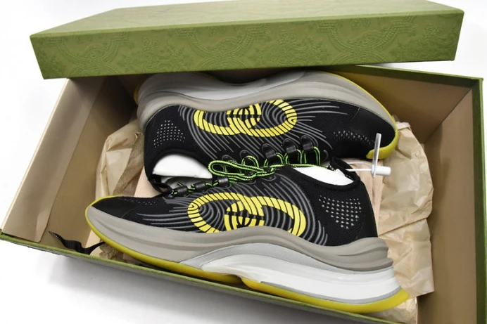 Comfortable Gucc Run Sneakers Black Yellow 2890