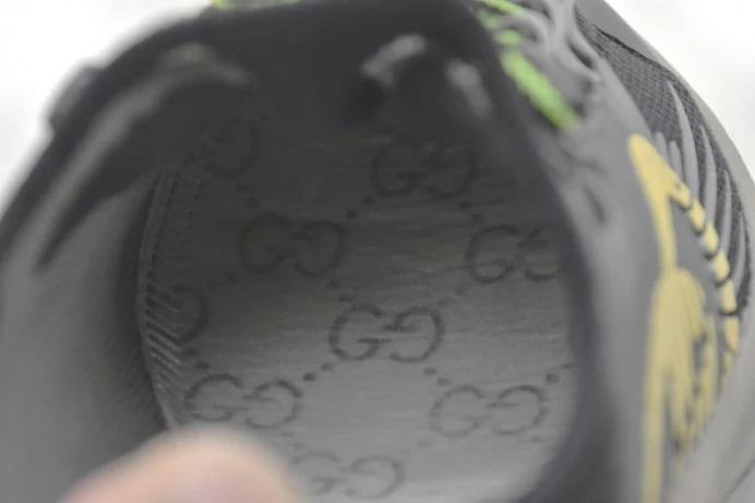 Comfortable Gucc Run Sneakers Black Yellow 2890