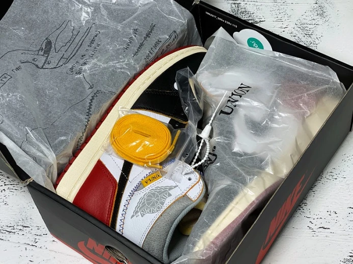Comfortable Union x Air Jordan 1 Retro High OG BV1300- 903