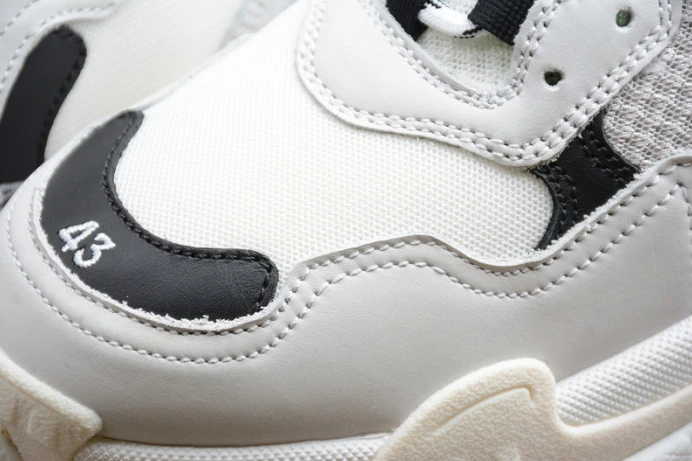 Comfortable triples trainer sneakers 2121