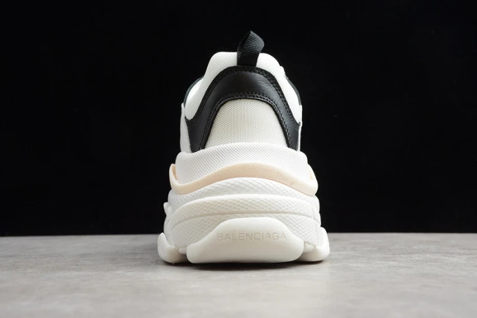Comfortable triples trainer sneakers 2121