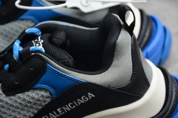 Comfortable triples trainer sneakers 2288