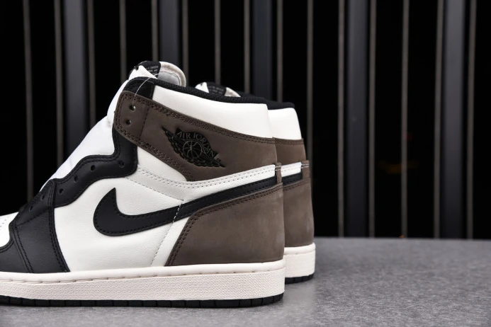 DailyWear AIR JORDAN 1 RETRO HIGH DARK MOCHA 555088- 843