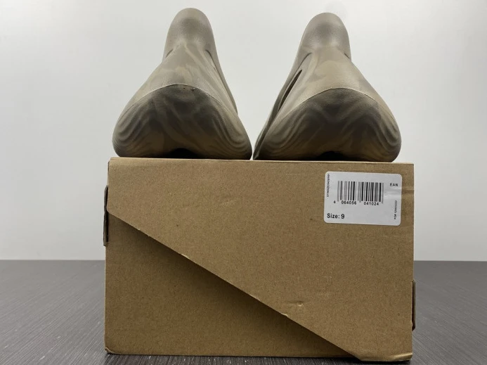DailyWear Adidas Yeezy Foam RNNR Stone Sage GX 419