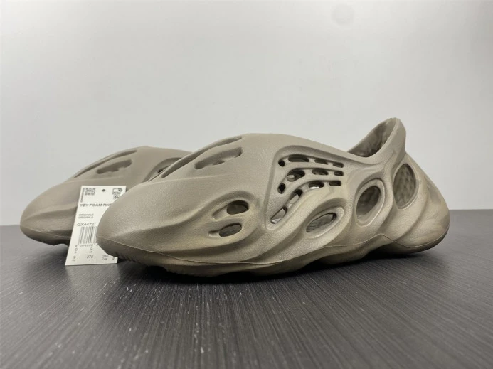 DailyWear Adidas Yeezy Foam RNNR Stone Sage GX 419