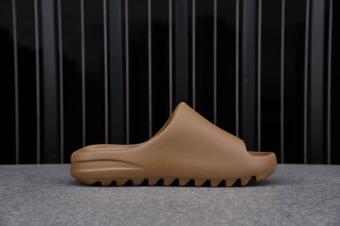 DailyWear Adidas Yeezy Slide Core G 479