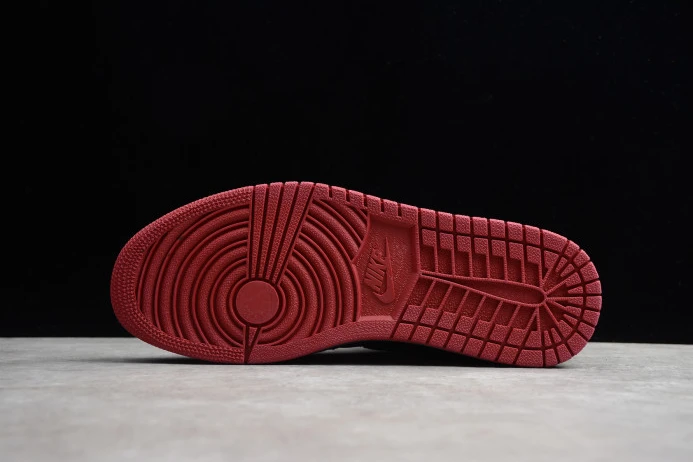 DailyWear Air Jordan 1 Retro High OG Black Gym Red DC7071- 899