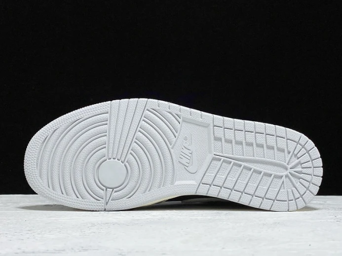 DailyWear Air Jordan 1 Retro High OG Neutral Grey 555088- 905