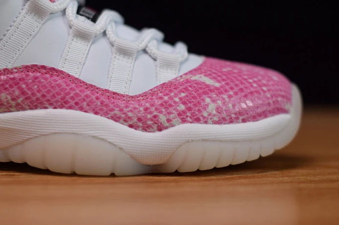 DailyWear Air Jordan 11 Low WMNS Pink Snakeskin AH7860- 640