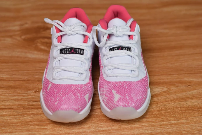 DailyWear Air Jordan 11 Low WMNS Pink Snakeskin AH7860- 640