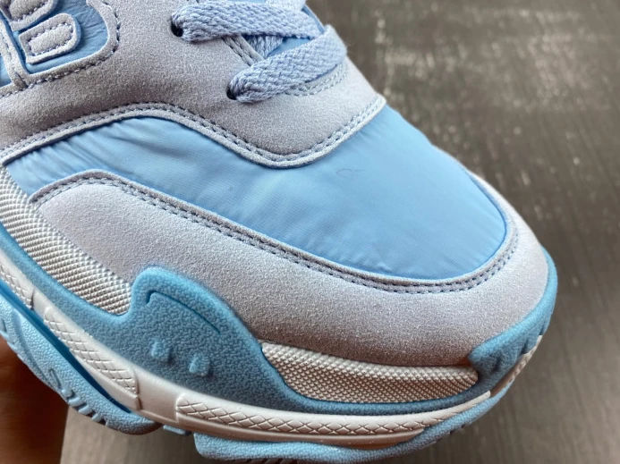 DailyWear BLCG TRIPLE S SNEAKER 710156 W3CU2 2379