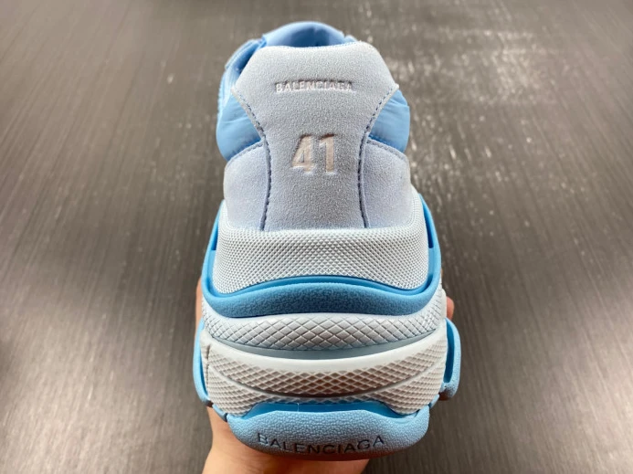 DailyWear BLCG TRIPLE S SNEAKER 710156 W3CU2 2379