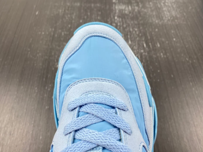 DailyWear BLCG TRIPLE S SNEAKER 710156 W3CU2 2379
