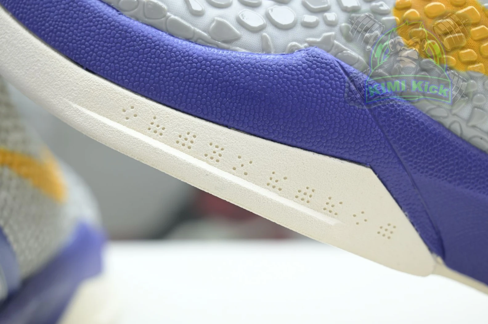 DailyWear Kimikick Nike Zoom Kobe 6 Lakers Home 3400