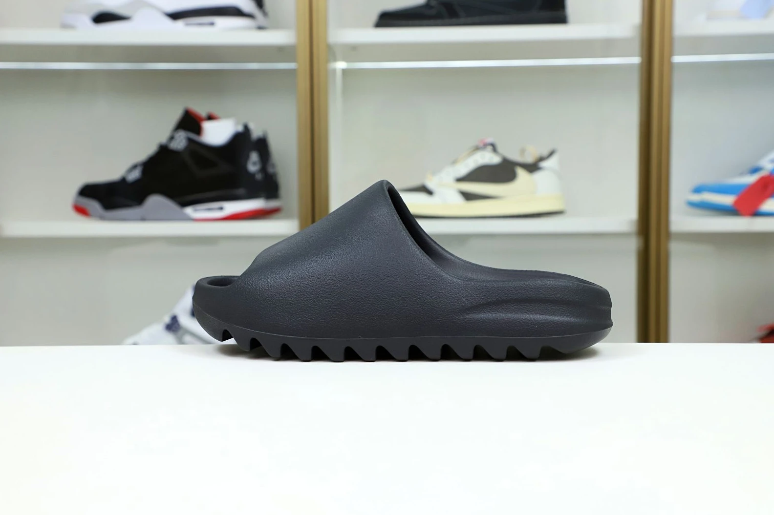 DailyWear Kimikick YEEZY SLIDE ONYX 69