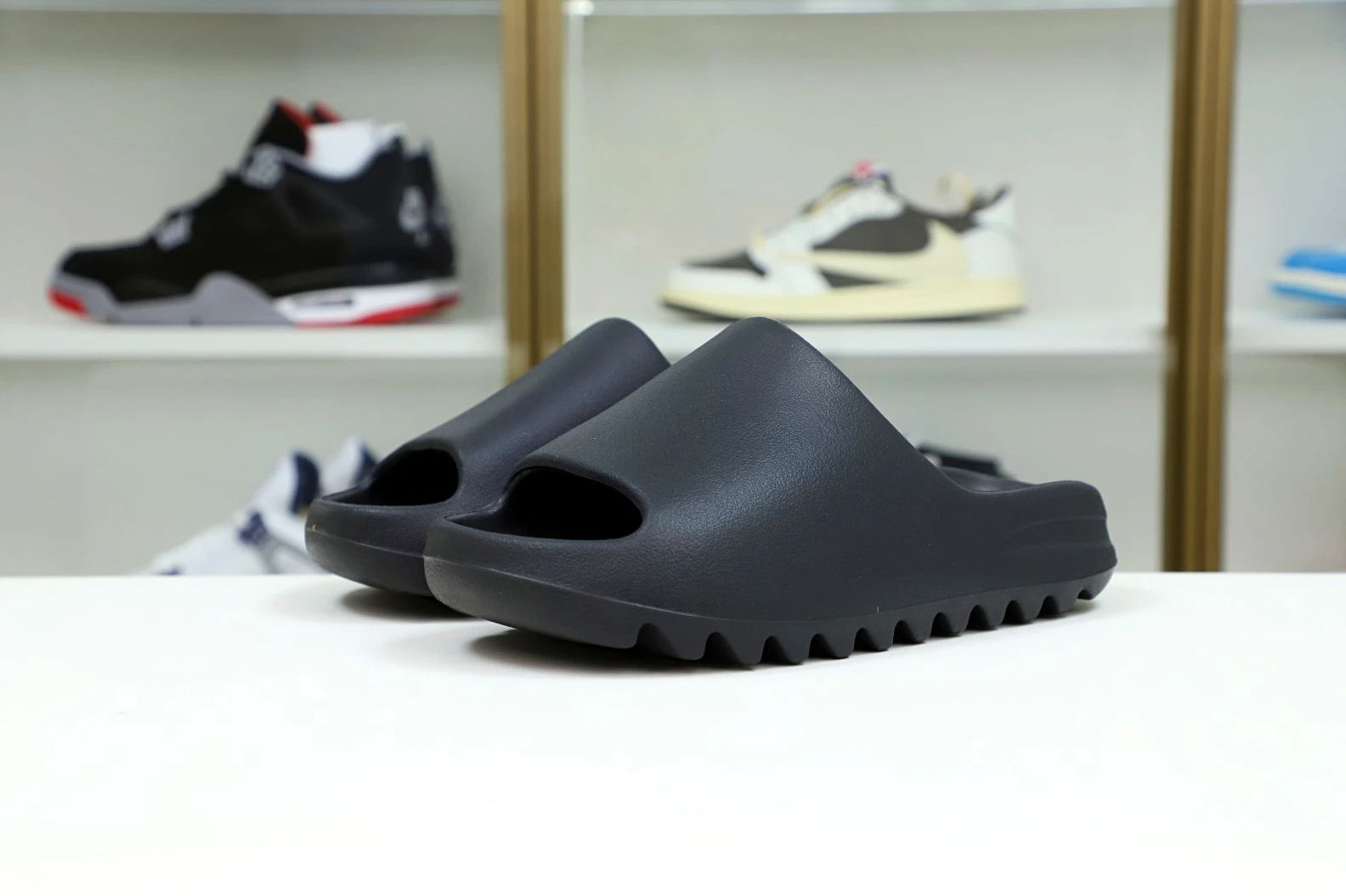DailyWear Kimikick YEEZY SLIDE ONYX 69