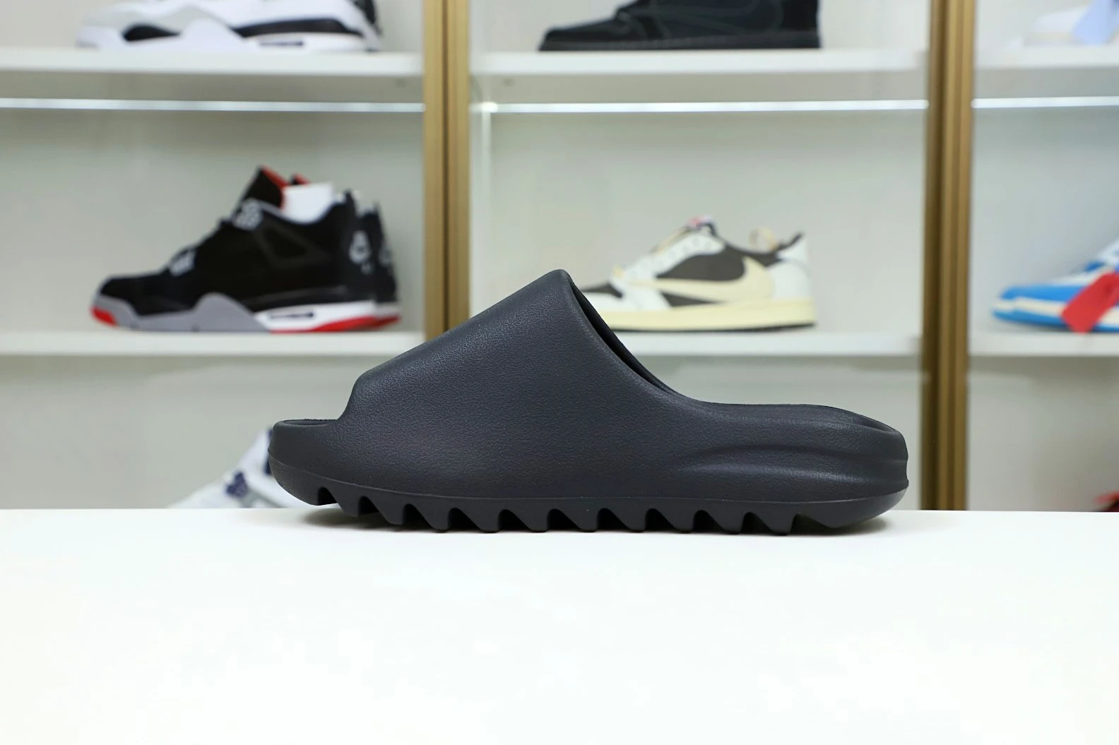 DailyWear Kimikick YEEZY SLIDE ONYX 69