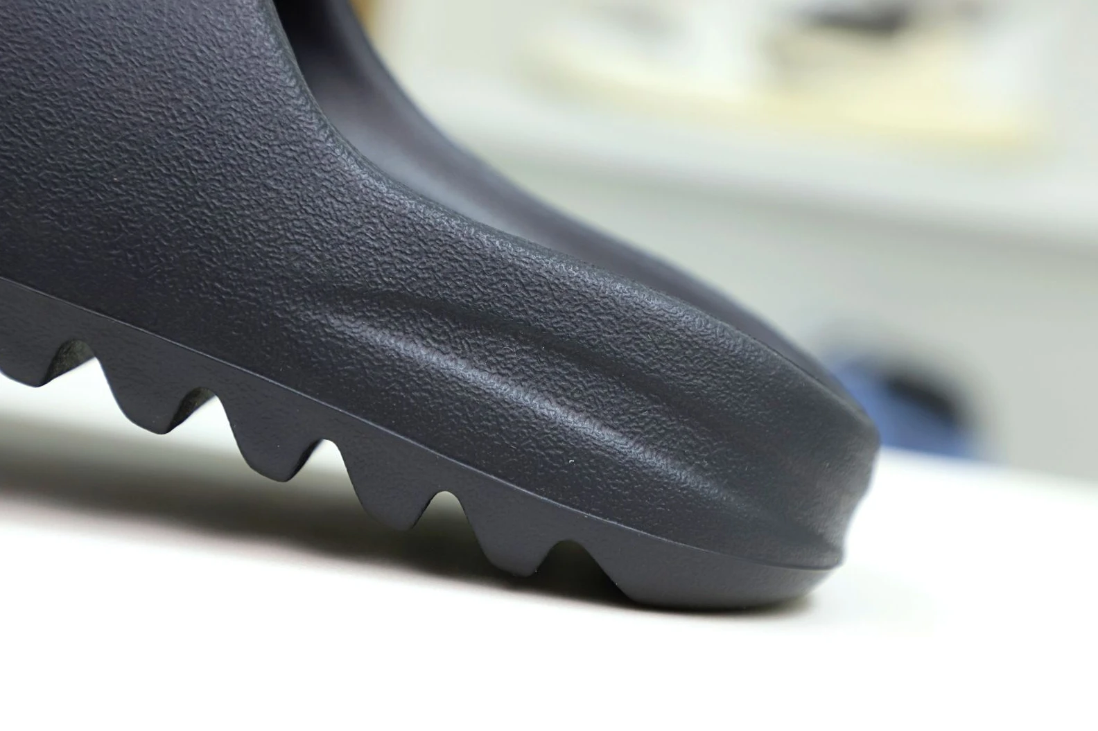 DailyWear Kimikick YEEZY SLIDE ONYX 69