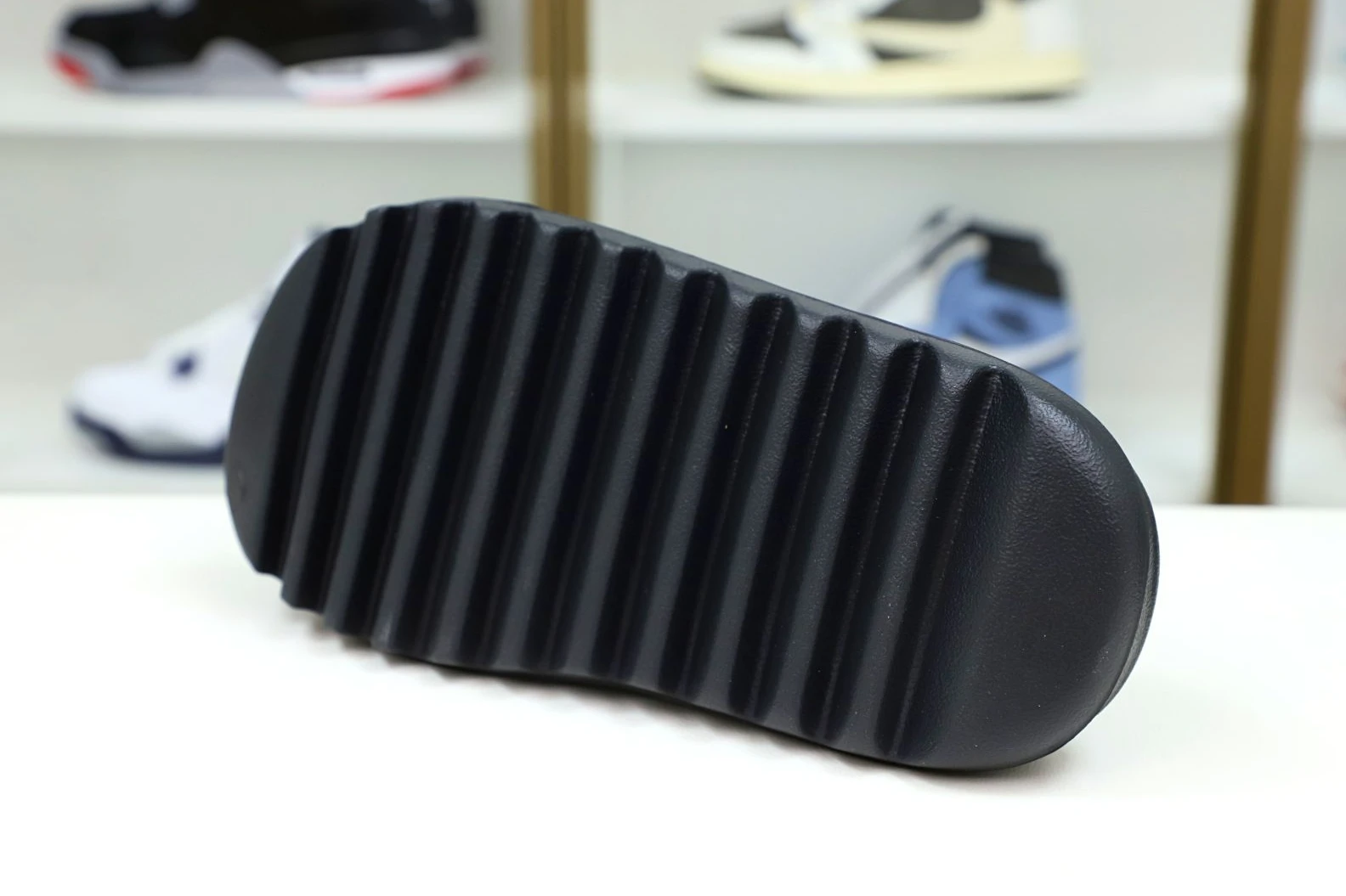 DailyWear Kimikick YEEZY SLIDE ONYX 69
