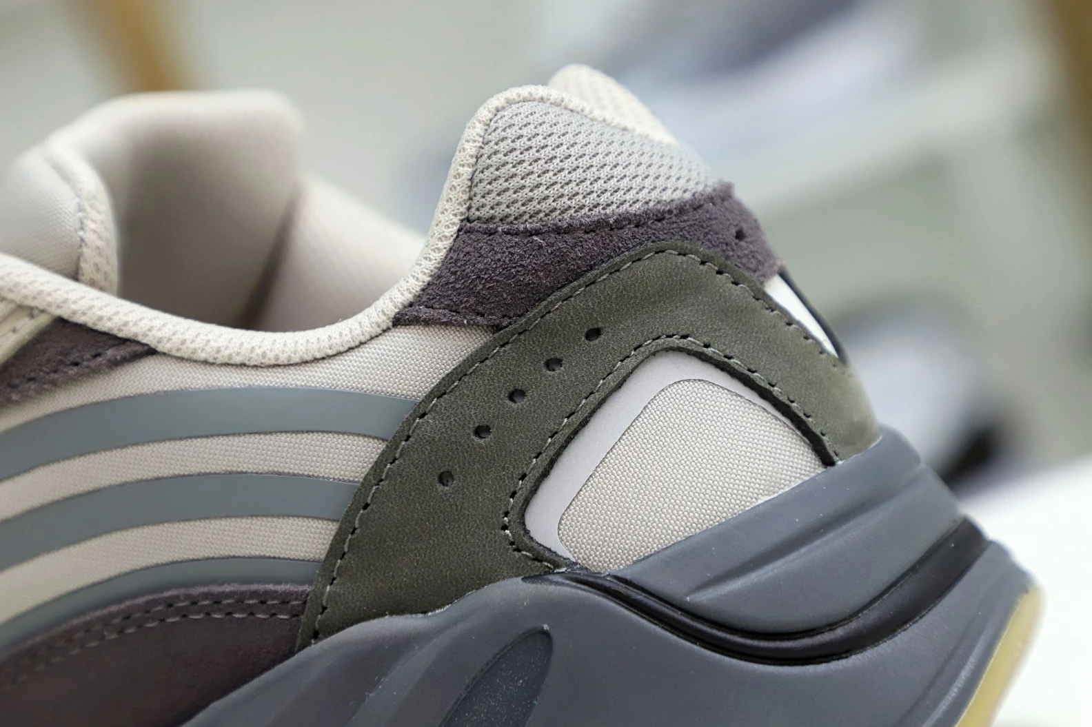 DailyWear Kimikick Yeezy boost 700 V2 Tephra 62