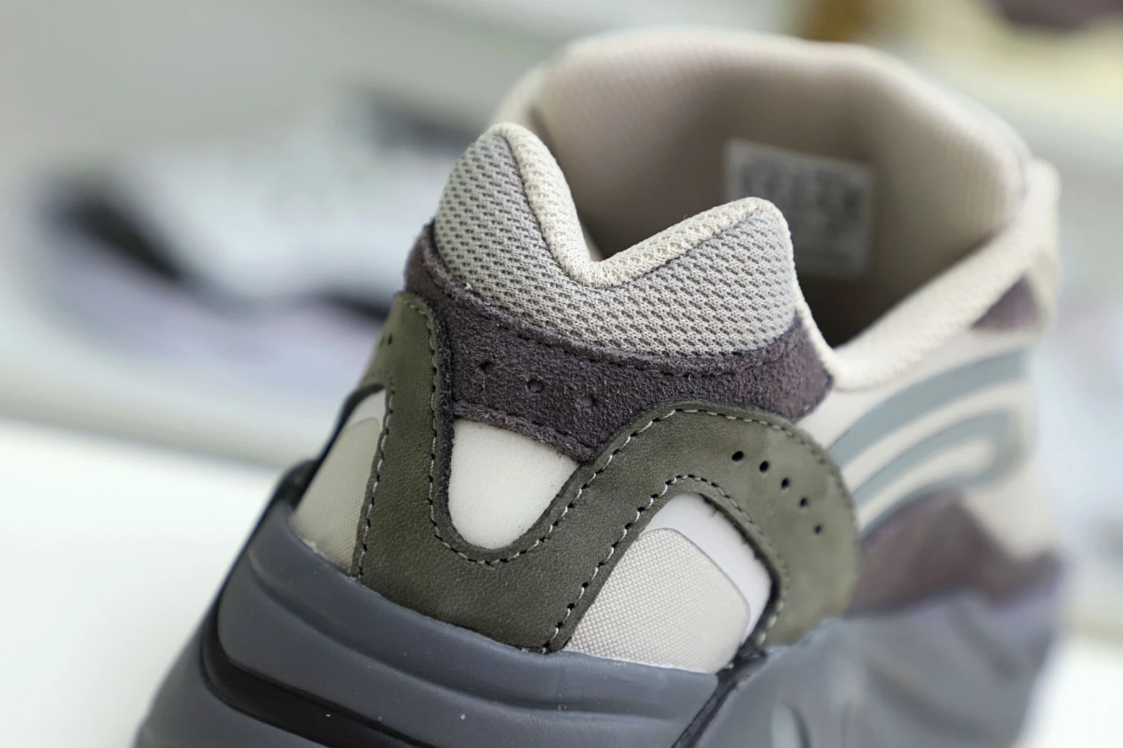 DailyWear Kimikick Yeezy boost 700 V2 Tephra 62