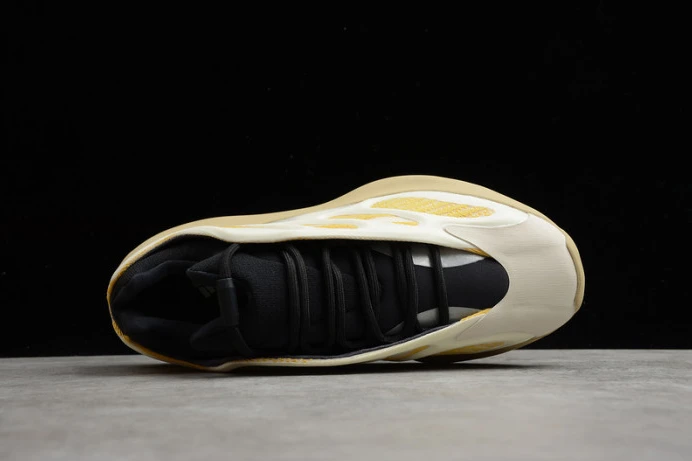 DailyWear ad*s yeezy 700 v3 safflower g 187