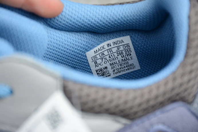 DailyWear ad*s yeezy boost 700 carbon blue fw 195