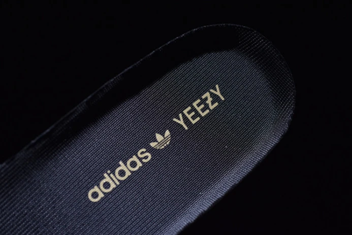 EasyMatch Adidas Yeezy Boost 350 V2 Core Black Green BY 442