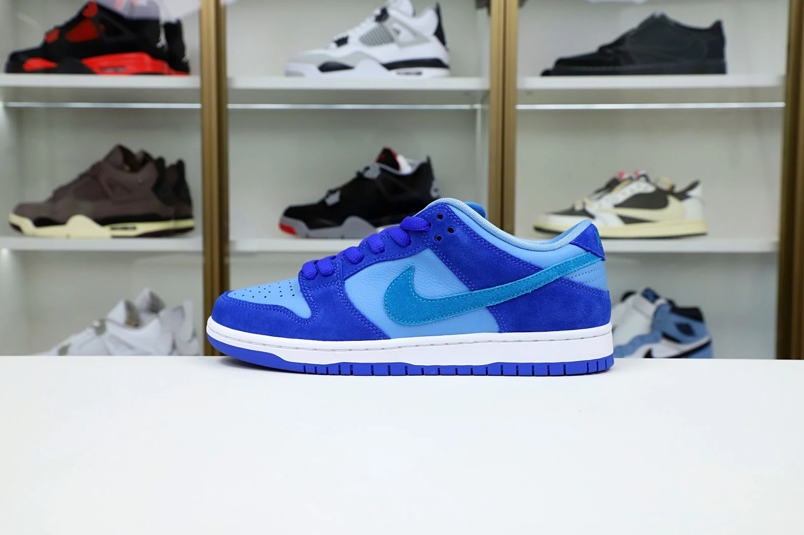 EasyMatch Kimikick NIKE SB DUNK LOW BLUE RASPBERRY 3491
