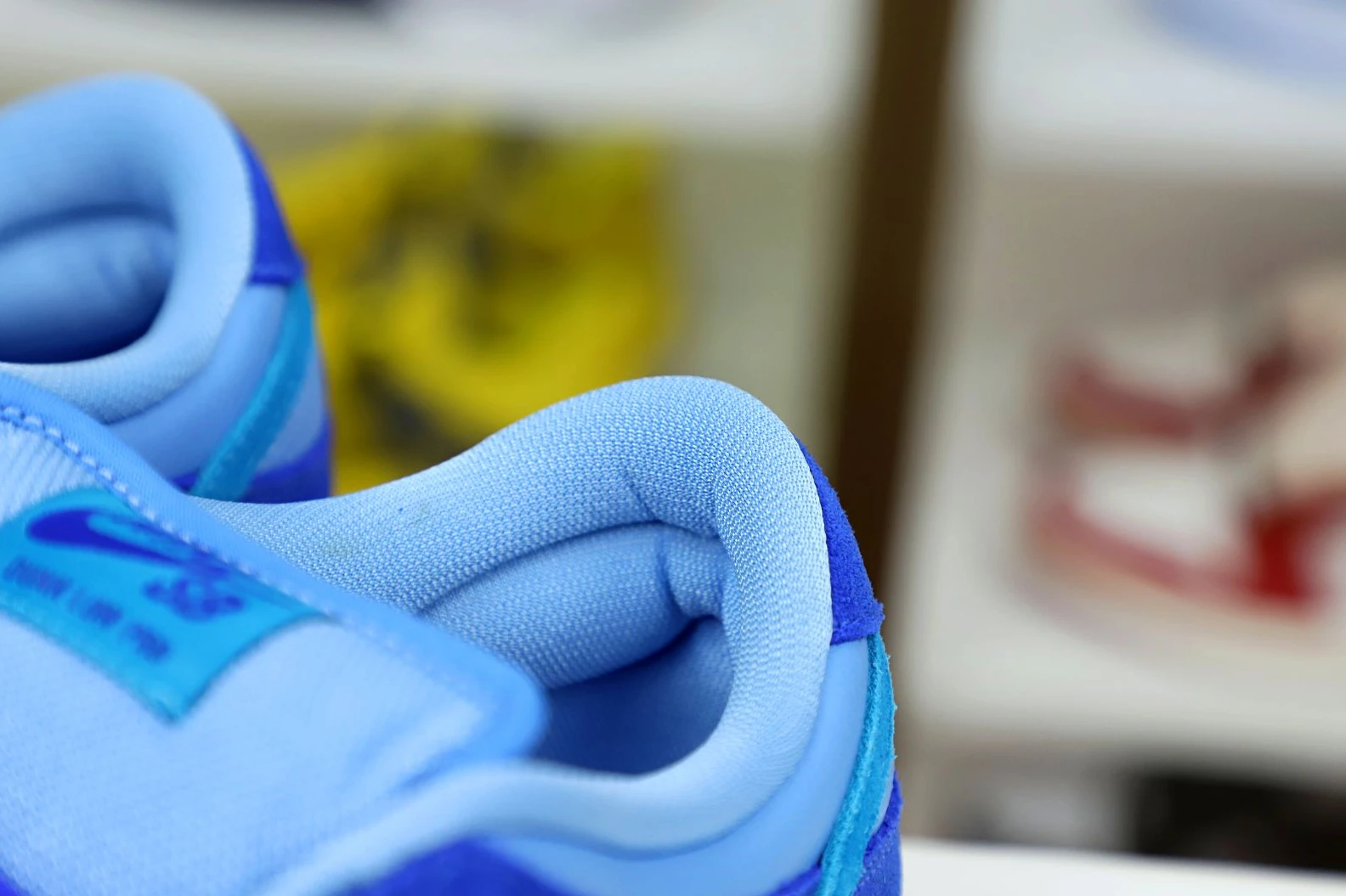 EasyMatch Kimikick NIKE SB DUNK LOW BLUE RASPBERRY 3491