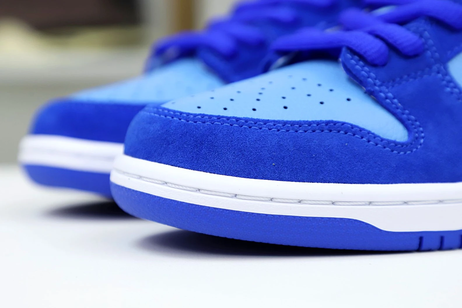 EasyMatch Kimikick NIKE SB DUNK LOW BLUE RASPBERRY 3491