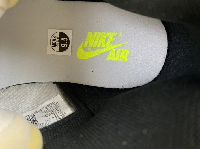 Fashionable AIR JORDAN 1 RETRO HIGH OG 'VOLT GOLD' 555088- 831