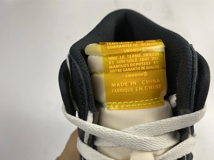Fashionable AIR JORDAN 1 RETRO HIGH OG 'VOLT GOLD' 555088- 831