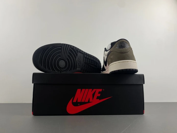 Fashionable Air Jordan 1 Low OG Mocha CZ0790- 572